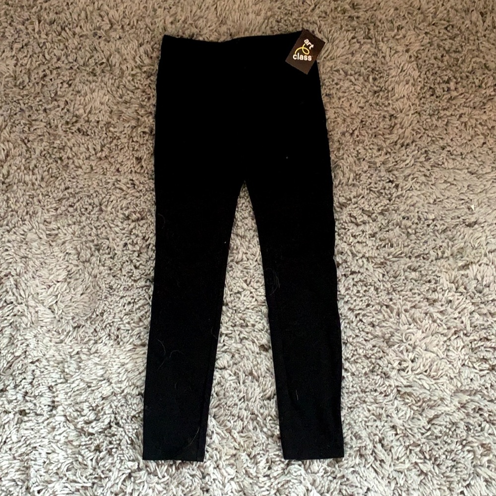 Black leggings with line designs. Size: kids L